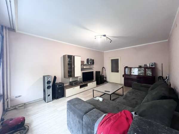 Продава 3-стаен, гр. шумен, тракия