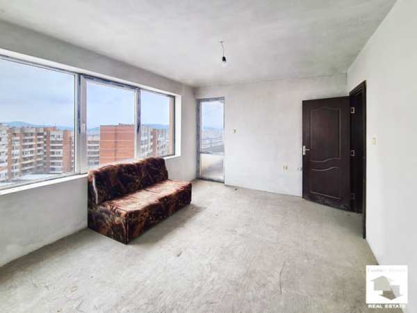 Продава 3-стаен, гр. велико търново, колю фичето