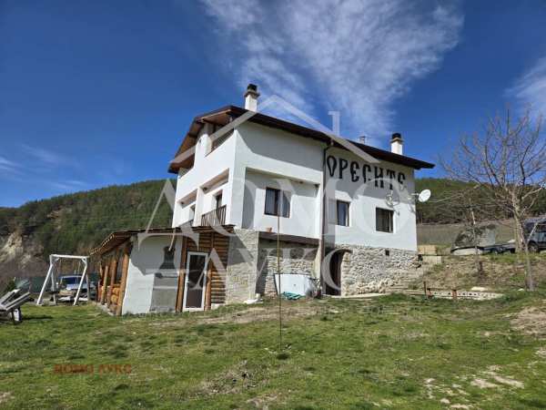 Продава бизнес имот, с. градево, област благоевград