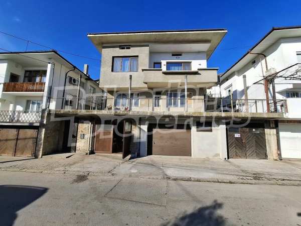 Продава етаж от къща, гр. велико търново, акация