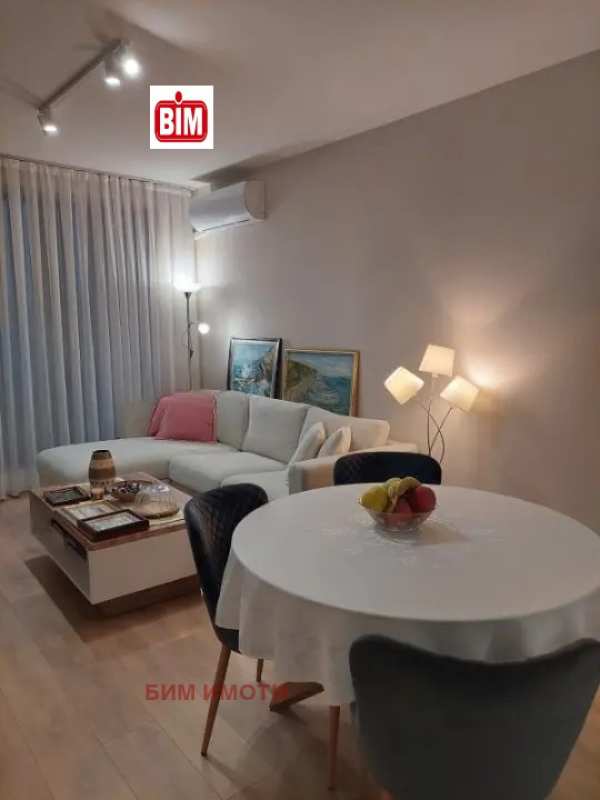 Продава 2-стаен, гр. пловдив, център