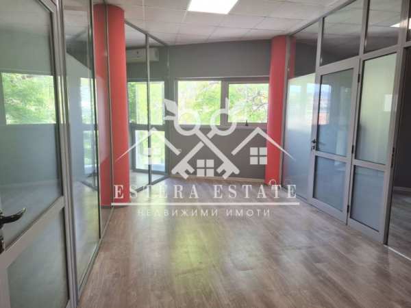 Продава  офис град Шумен, Център
      40 кв.м