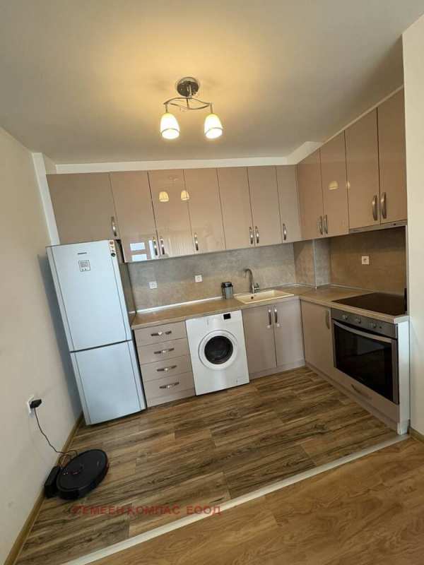 Продава 2-стаен, гр. пловдив, тракия