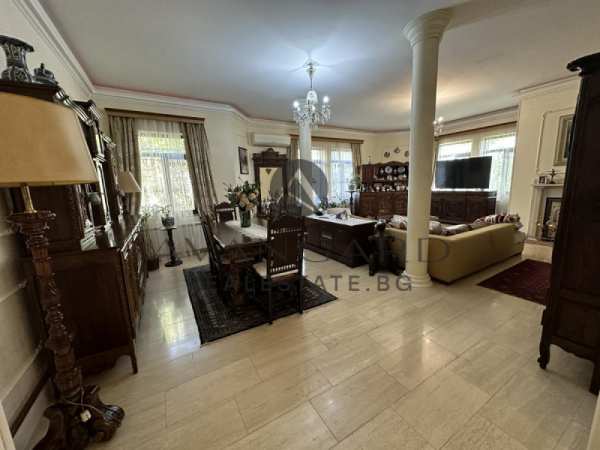 Продава къща, гр. пловдив, център