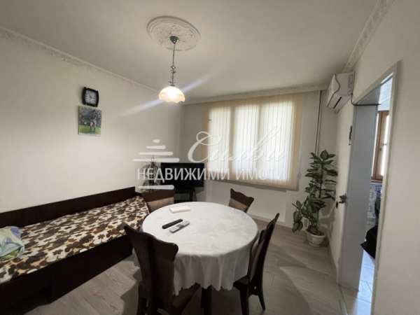 Продава 4-стаен, гр. шумен, математическа гимназия