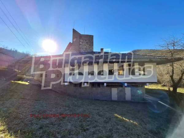 Продава хотел, с. стоките, област габрово