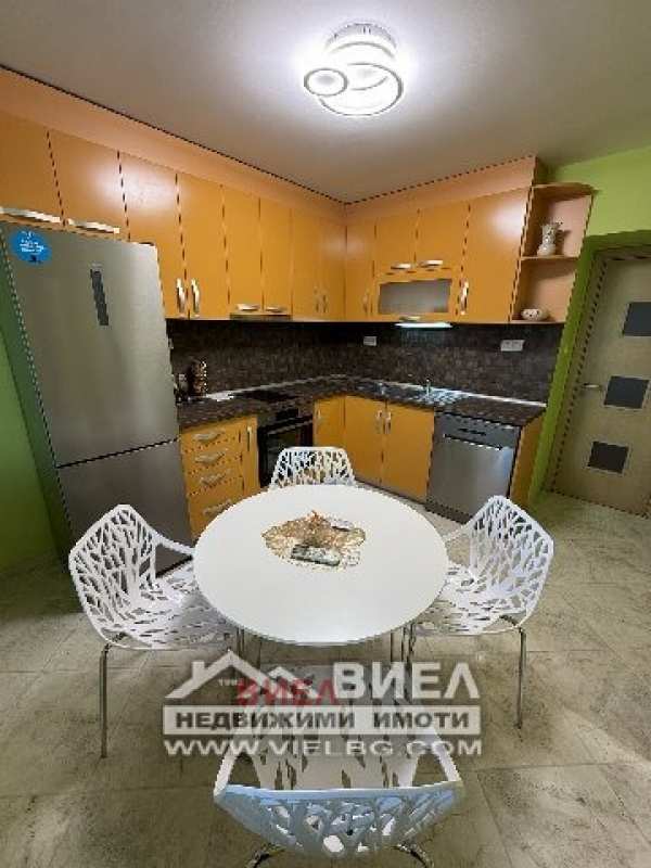 Продава  3-стаен град Пловдив, Мараша
      100 кв.м