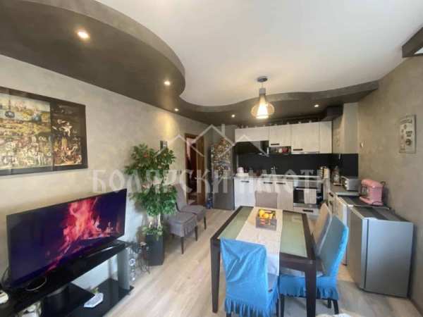 Продава 3-стаен, гр. велико търново, център