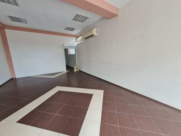 Дава под наем магазин, гр. шумен, пазара