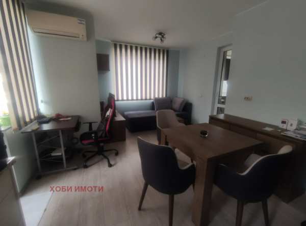 Дава под наем 2-стаен, гр. пловдив, каменица 1