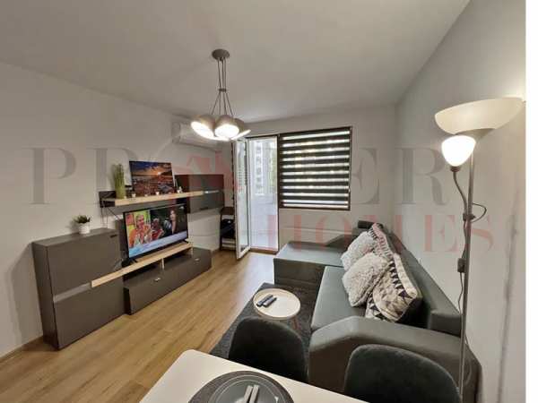 Дава под наем 4-стаен, гр. велико търново, център