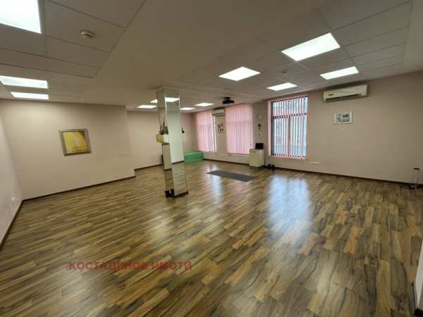 Дава под наем офис, гр. пловдив, център