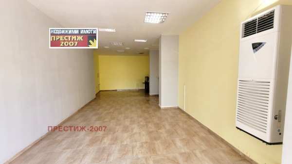 Дава под наем  магазин град Шумен, Болницата
      70 кв.м