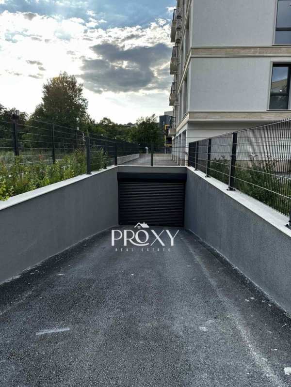 Дава под наем гараж, паркомясто, гр. пловдив, христо смирненски