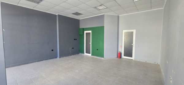 Дава под наем магазин, гр. шумен, център