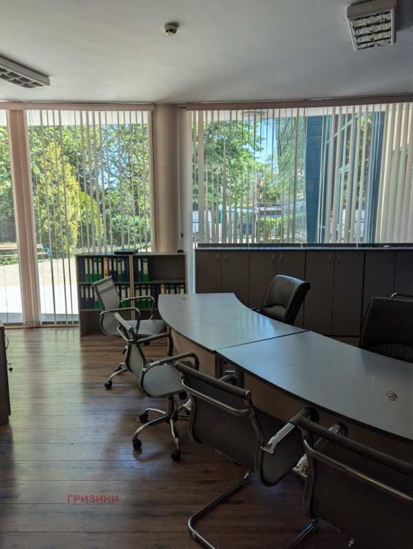 Дава под наем офис, гр. пловдив, южен