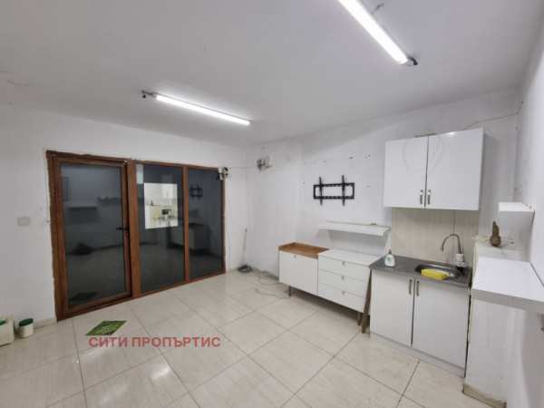 Дава под наем склад, гр. благоевград, широк център