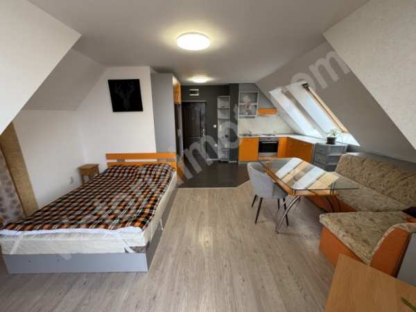 Дава под наем 1-стаен, гр. велико търново, център