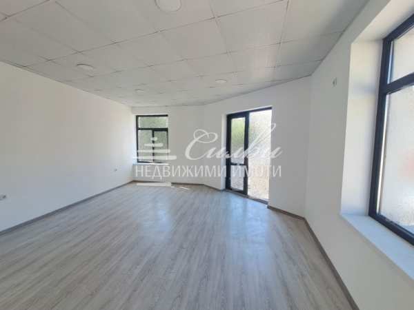 Дава под наем офис, гр. шумен, център