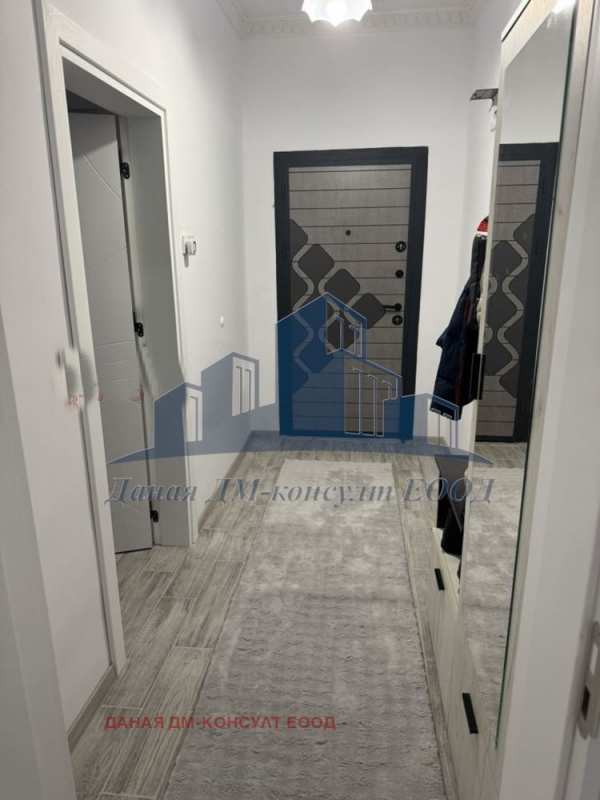 Дава под наем 3-стаен, гр. шумен, център