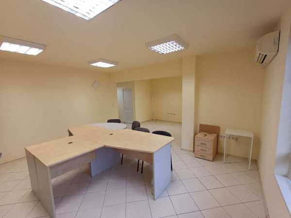 Дава под наем офис, гр. шумен, център