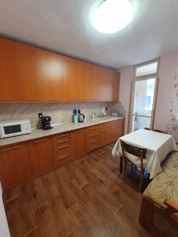 Дава под наем 4-стаен, гр. стара загора, център