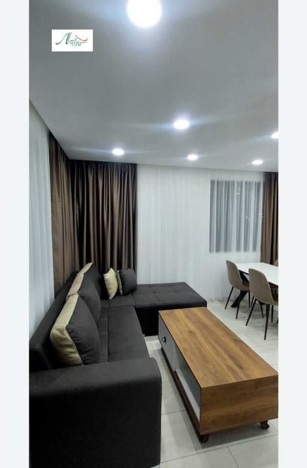 Дава под наем  3-стаен град Шумен, 5-ти полк
      90 кв.м