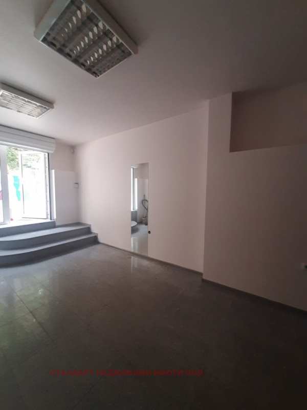 Дава под наем магазин, гр. пловдив, център