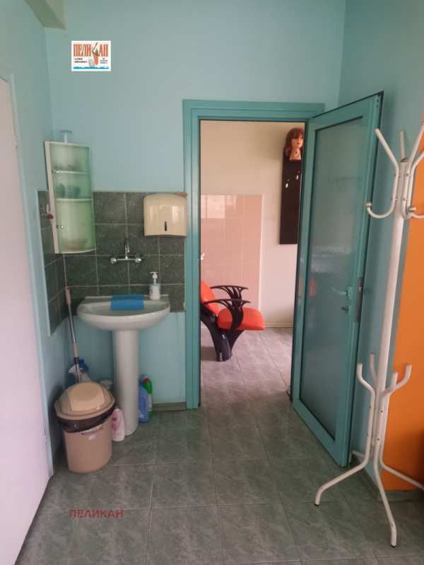 Дава под наем бизнес имот, гр. велико търново, център