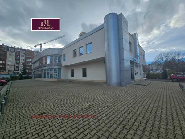 Дава под наем бизнес имот, гр. софия, младост 1