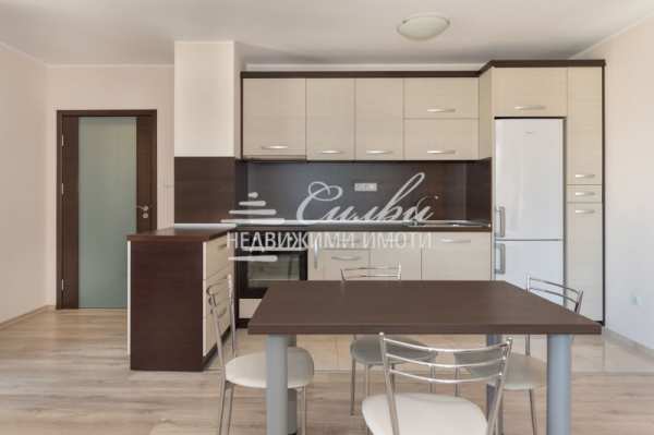 Дава под наем 2-стаен, гр. шумен, център