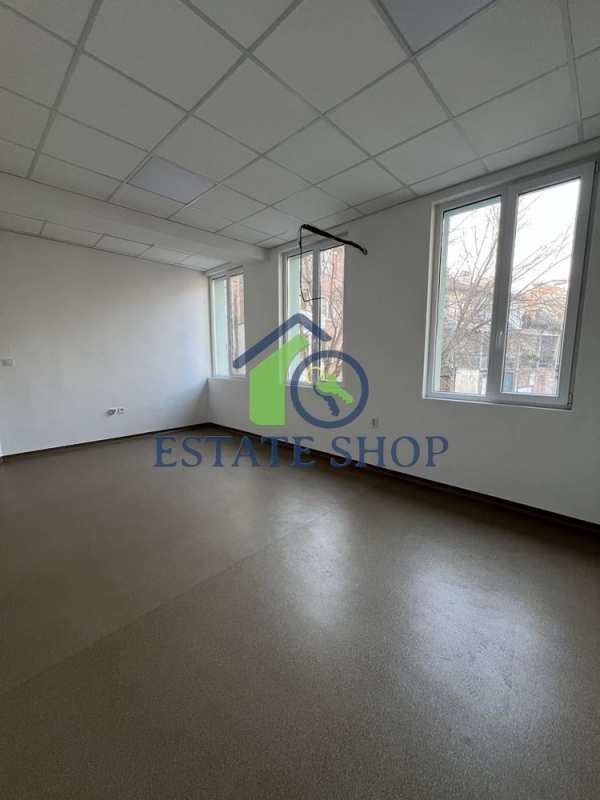 Дава под наем офис, гр. пловдив, център