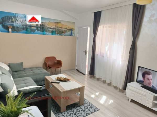 Дава под наем 2-стаен, гр. шумен, център