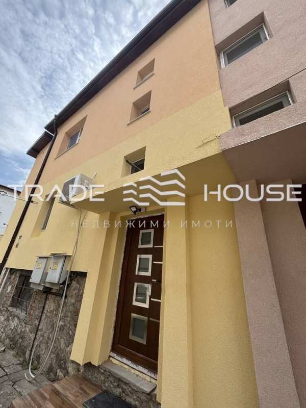 Дава под наем етаж от къща, гр. пловдив, кючук париж