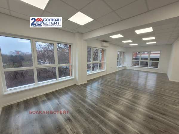 Дава под наем офис, гр. велико търново, център