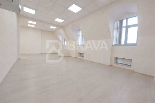 Дава под наем офис, гр. пловдив, център