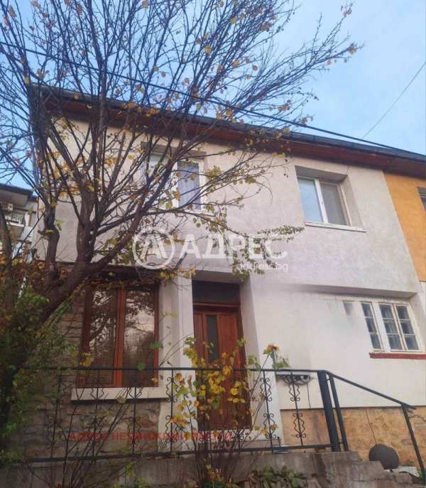 Дава под наем къща, гр. велико търново, стара част